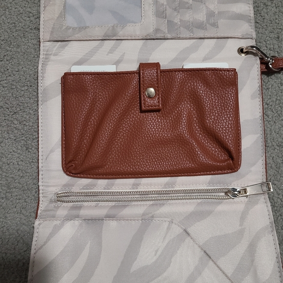 Travel Wallet - Picture 4 of 4